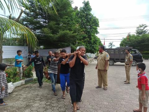 Potong Hewan Kurban, Keluarga Besar Bappeda Babel Bagikan Ke Masyarakat Sekitar, Anak Yatim Piatu dan Disabilitas