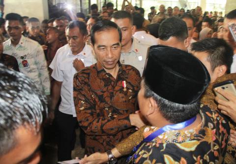 Jangan Tergantung APBN dan APBD