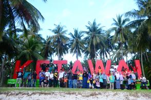 Family Gathering BAPPEDA di Pulau Ketawai